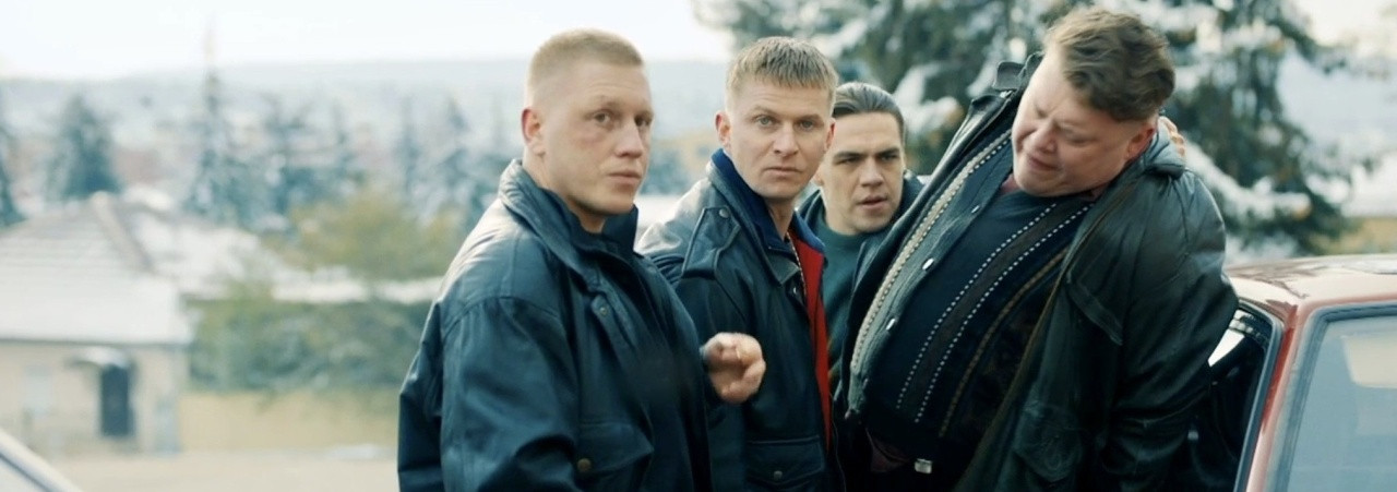 Лихие 90-е — Смотреть онлайн в хорошем качестве на Дом.ру Movix